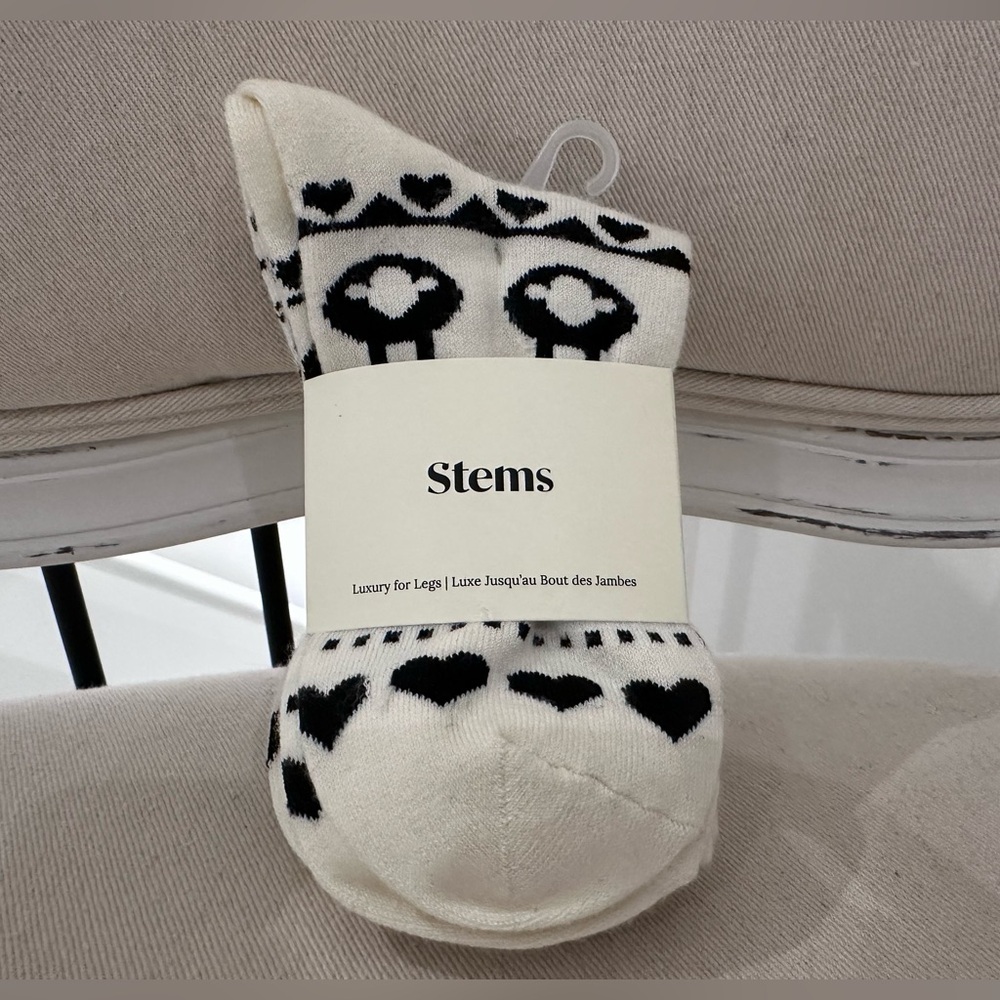 Stems White and Black Nordic Patterned WOOL Blend Socks NWT